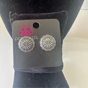 Paparazzi Silver Spiral Stud Earrings